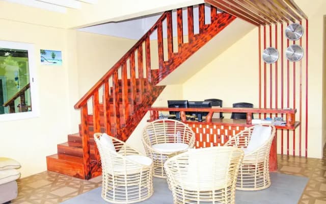 Luna lodge - photo 2
