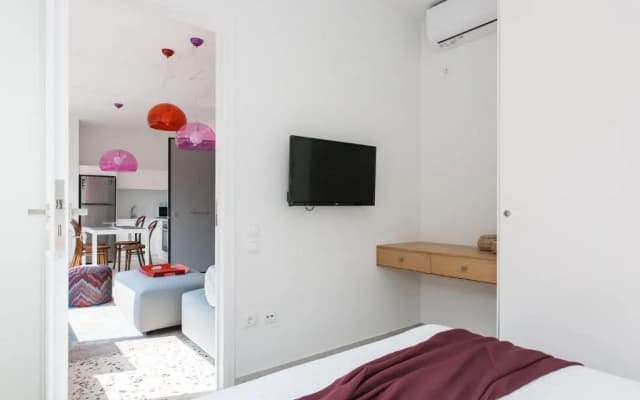 Modern chic apartment, central Athens (Ermou st) - photo 3