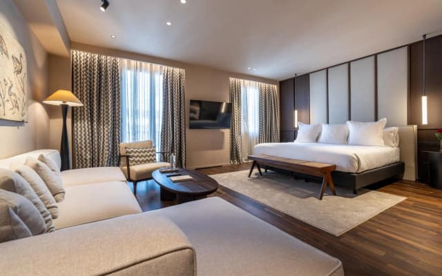 The Hotel Villa Real - photo 4