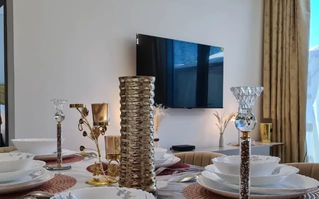 Stylish Waterfront 1 BR w pvt beach near Downtown - photo 2