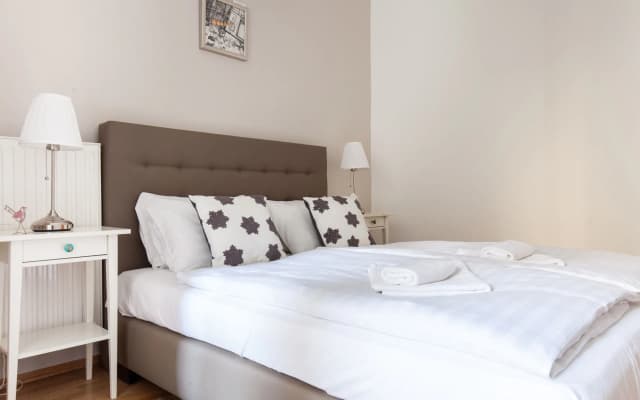 Town Hall Apartments - photo 3