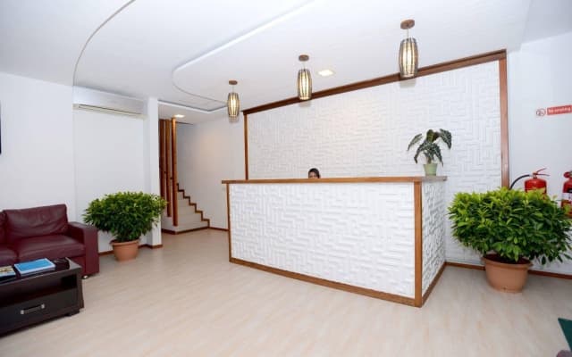 Express Inn - photo 2