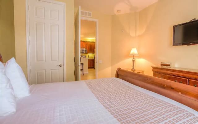 5037 Shoreway Loop #103, - photo 2