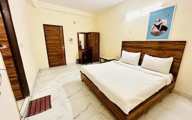 Hotel Green Arrow Rohini - photo 4