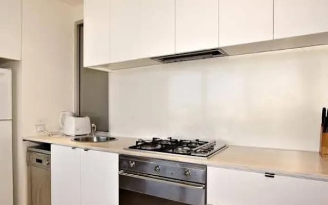 Astra Apartments Melbourne - photo 3