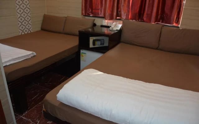 Everest Base Camp Hostel - photo 4