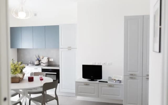 Queen Venice Fly Apartments - photo 3