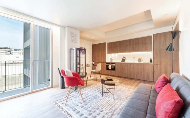 Mid-century Apartment Near Cais do Sodré - photo 5