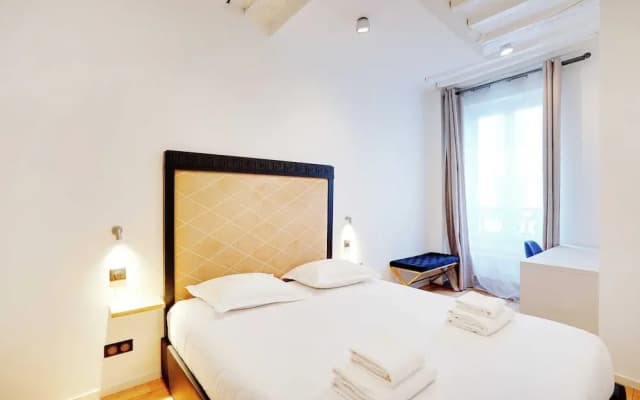 Stunning Apartment - 4br/8p - Mail - photo 2