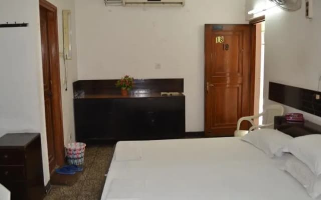 Five Star Guest House - photo 2