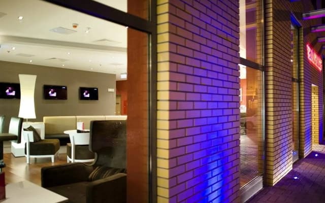 Royal Park Boutique Hotel - photo 2