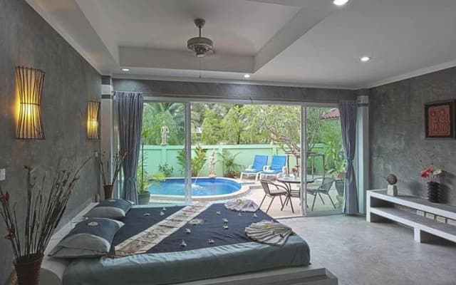 Sunshine Villa and Guest House - photo 4