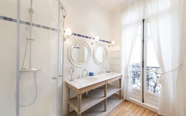 Duplex Near Trocadero - photo 2