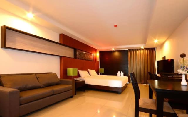 Tycoon Holiday Hotel - photo 4