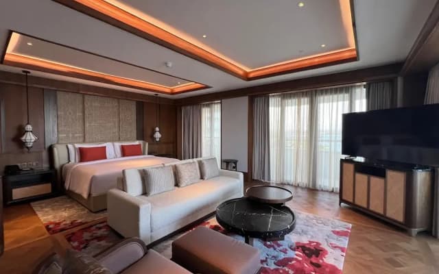 Bali Beach Hotel - photo 3