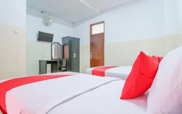 OYO 1952 Hotel Dewata IndahNearLumintang Park - photo 4