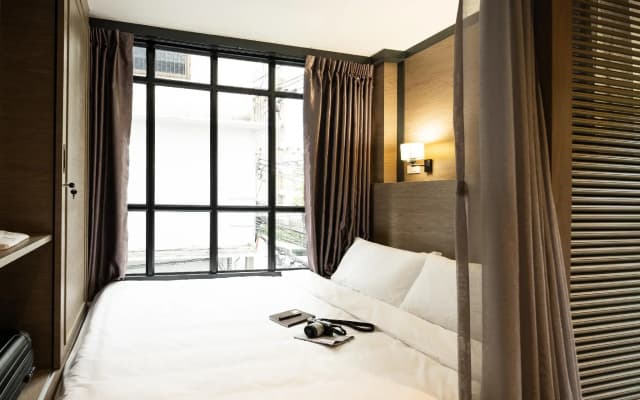 Warm Window Silom - Hostel - photo 4