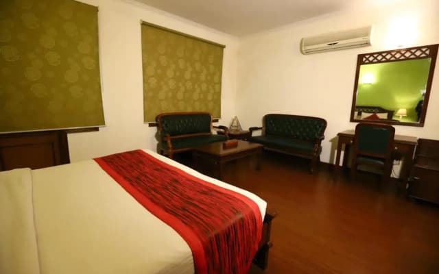 Hotel Ambica Palace - photo 4