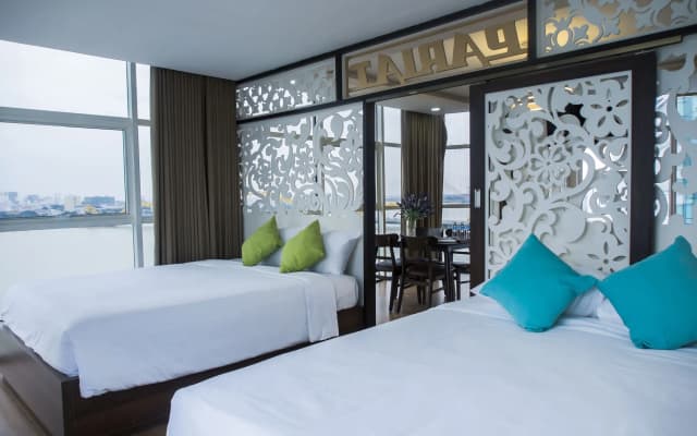 Pariat River Front Hotel - photo 3