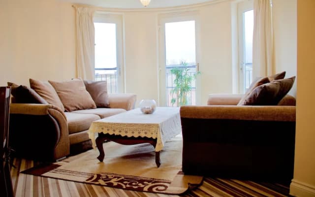 2 Bedroom Leith Apartment - photo 5
