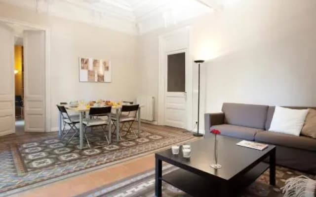 Modernist Apartment Barcelona - photo 5