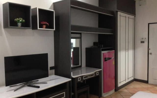 YJ Hotel - photo 5