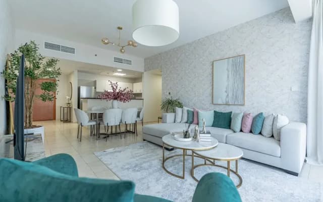 Iconic 2BR in Skycourt Dubailand - photo 2