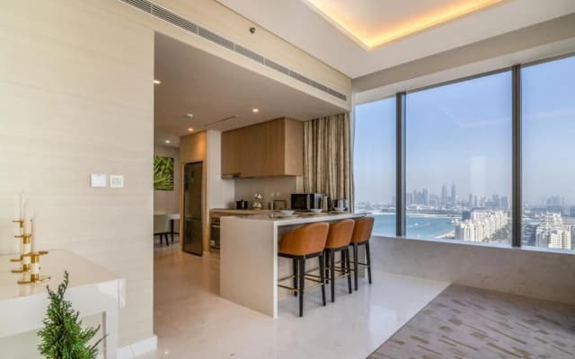 Enjoy Your Stay With Spectacular Views of the Palm - photo 4