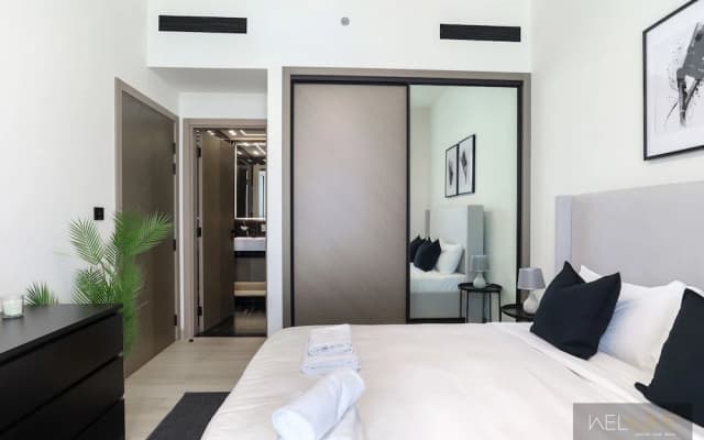 WelHome - Dubai Delight: Luxe Living 1BR at Binghatti Luna - photo 3