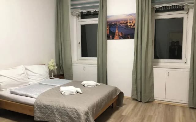 Charming 1BR Apt With Garden Danube - photo 3