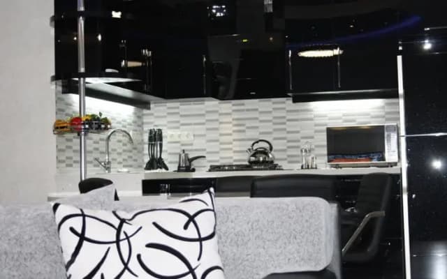 Apartment #14 - photo 2