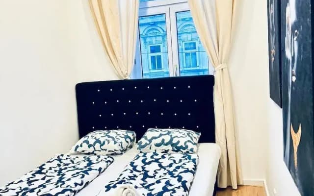 Spacious 3BR Near Kaufpark Alterlaa - photo 5