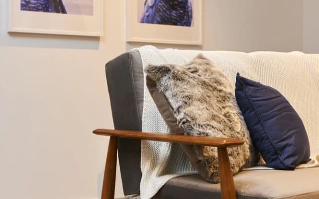 Sleek and Spacious Flat - photo 4