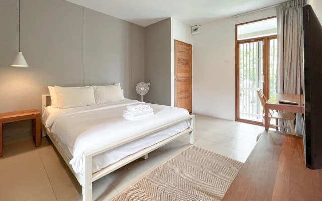 SUNKISS pool.bed.cafe - photo 4