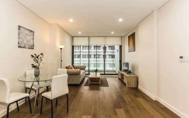 New Bright Apartment In Waterloo - photo 4