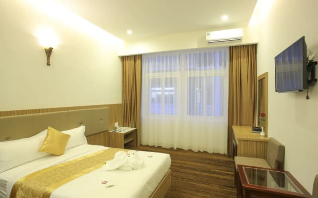 Red Palace Hotel - photo 4