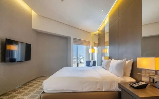 Elegant 1BR Near Wafi Mall Central Dubai Stay - photo 2