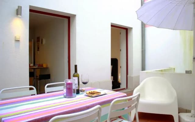ALTIDO Modern 1-bed Apt w/terrace, moments from São Bento Palace - photo 2