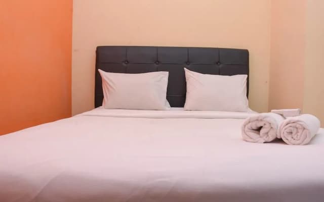 Comfort And Homey 2Br At Green Pramuka City Apartment - photo 5