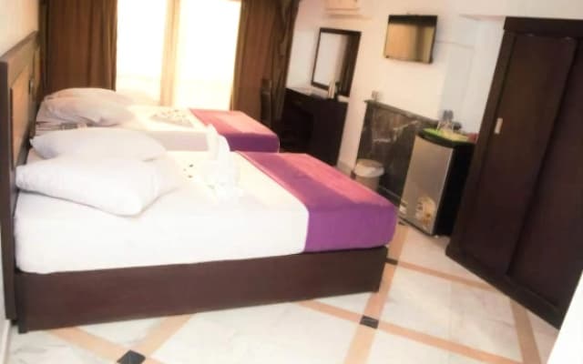Galaxy Royal Suites Hotel - photo 3