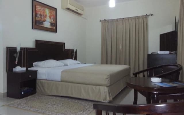 Dolphin Hotel - photo 5