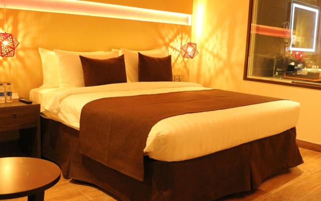 Carnelian By Glory Bower Hotel - photo 4
