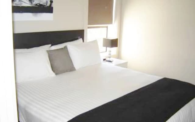 Apartments on Chapman - photo 3