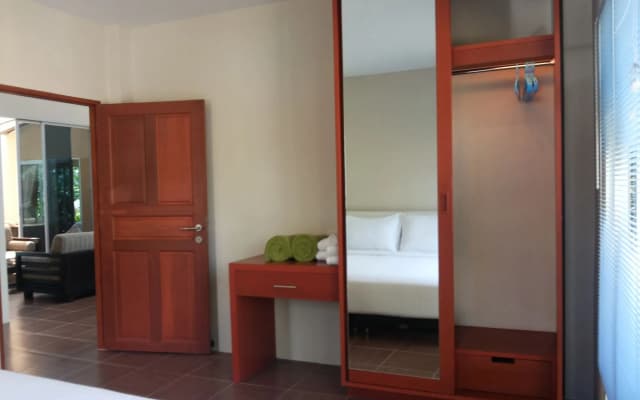 Sakoo Valley Naithon Beach - photo 2