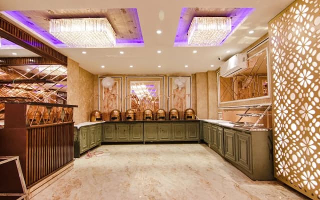 Hotel Golden Glory - photo 2