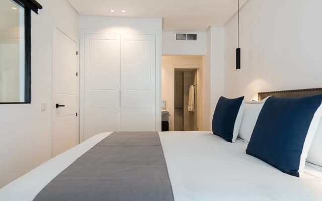 Feelathome Waldorf Suites Apartments - photo 4