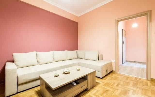 Bright flat in front of Acropolis metro - photo 4