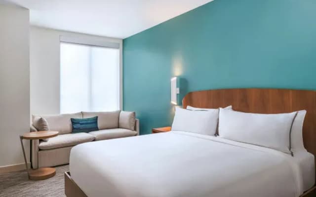 Element by Marriott Las Vegas Symphony Park Hotel - photo 3