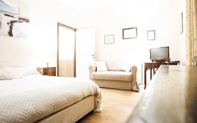 Via Veneto Charming Apartment - photo 4