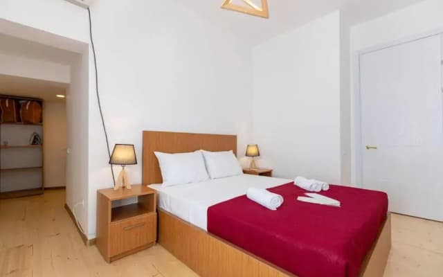 2 Bedroom Apartment Behind Opera House - photo 3